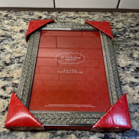Sparkle “Winter Cabin” Sliver & Gem 5x7 picture frame-NWT-Kohl’s - Picture 1 of 7